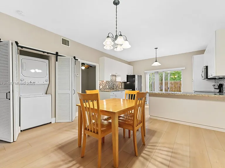 4802 Washington St #5 — Photo 6