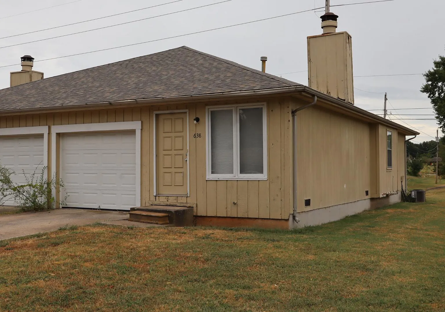 638 West Edgewood Street - 1 — Photo 1
