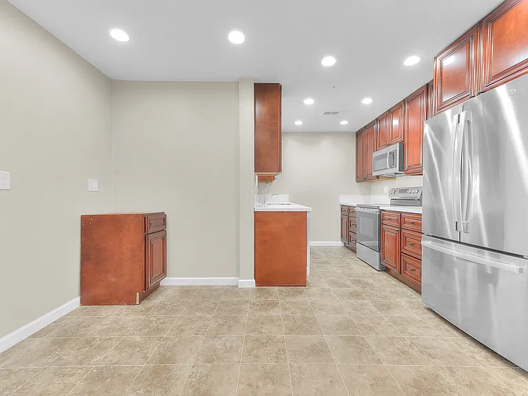 24600 Cypress St #24600A — Photo 17