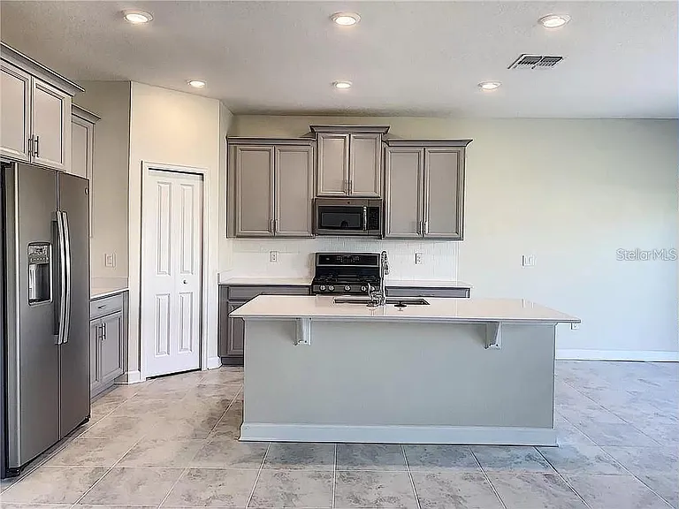 1307 Oak Crest St — Photo 12