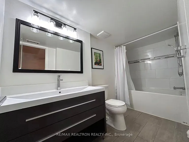 2 Lynedock Cres — Photo 24