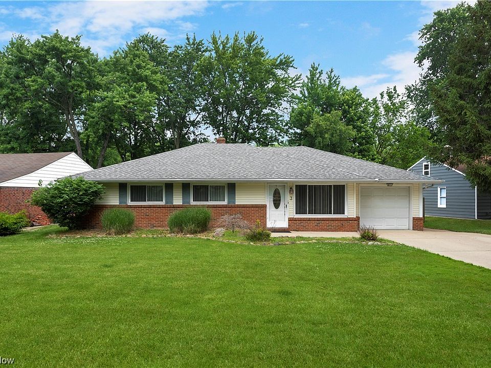 1st image of 3 Nokomis Dr