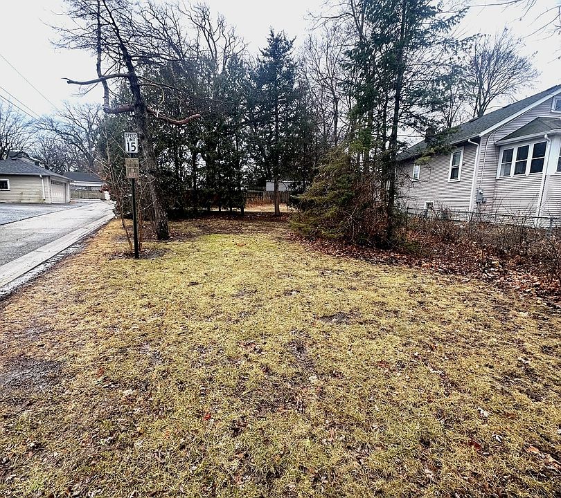 2nd image of 1 Burtis Ave