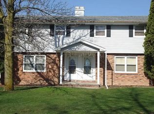 819 N Hawthorne Dr, Appleton, WI 54915