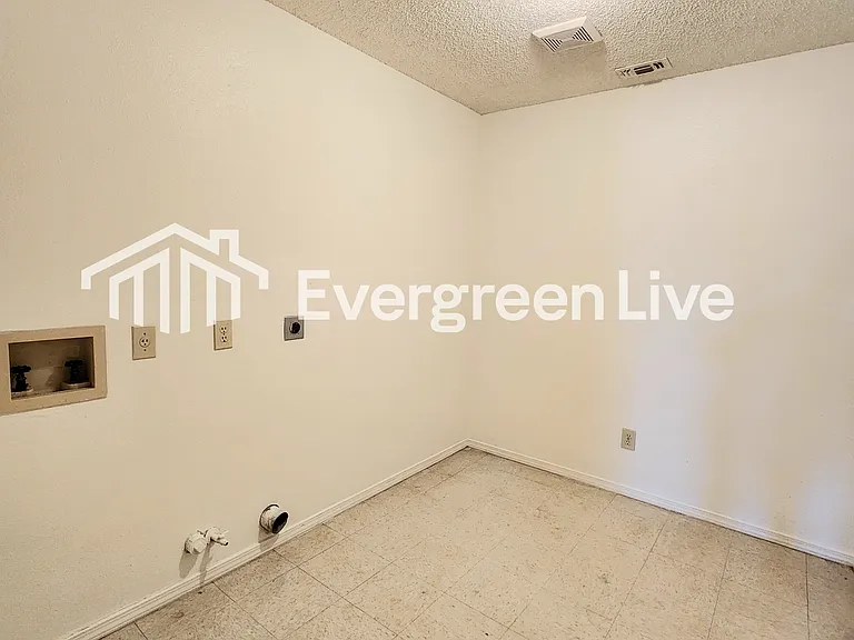 2102 Santa Clara Ct — Photo 11