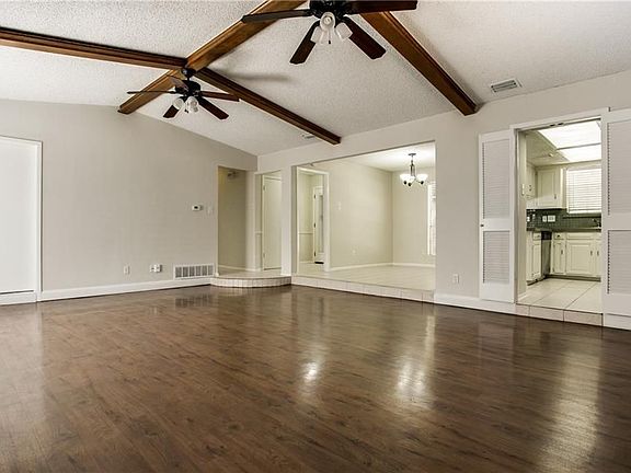 4th image of 414 N Alexander Ave