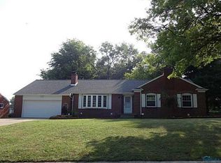 1020 Fairview Dr, Napoleon, OH 43545