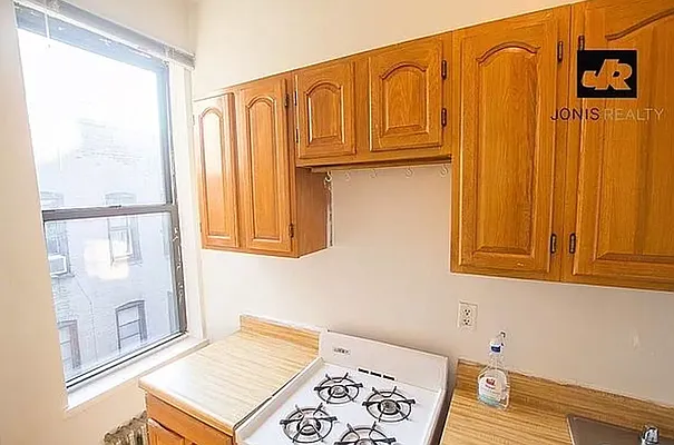 Rented by Jonis Realty | media 3