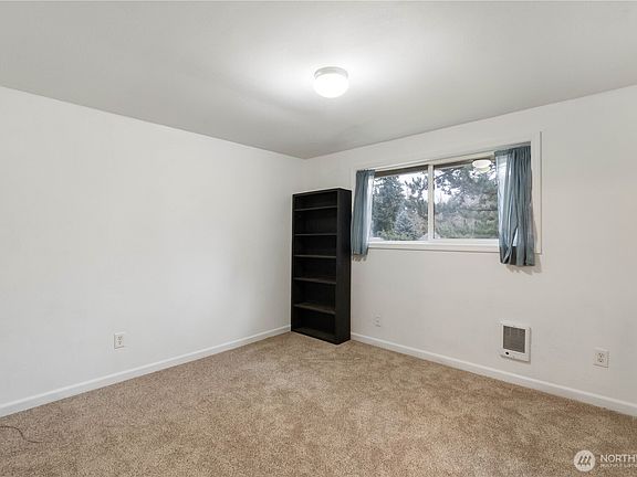 4th image of 16015 119th Avenue E