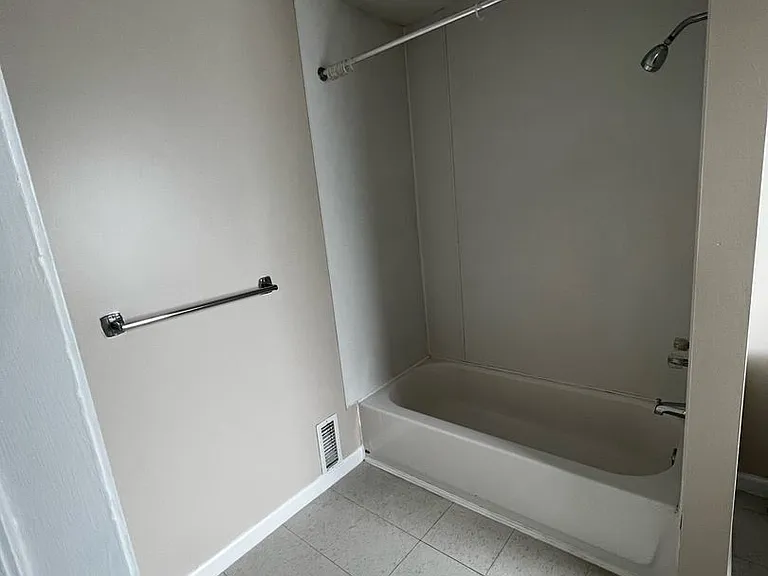 51 Rutgers St #8 — Photo 13