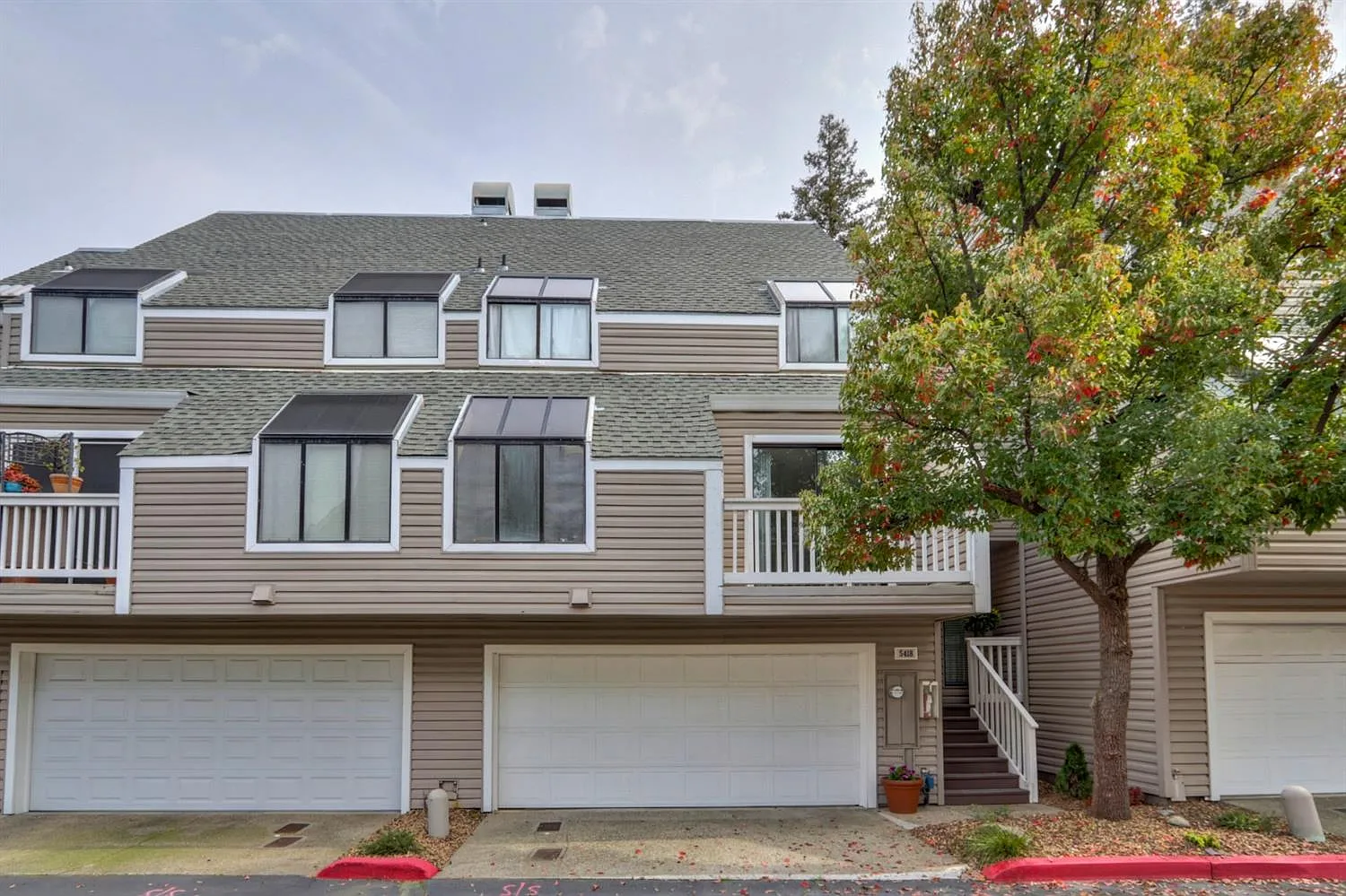 5418 Ventana Pl photo 1