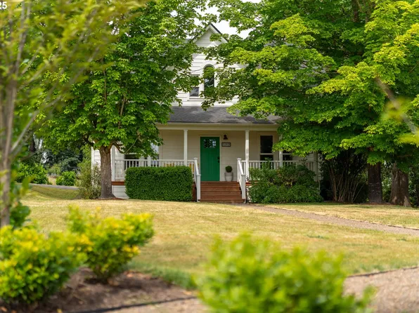 580 SW 9th St, Dundee, OR 97115