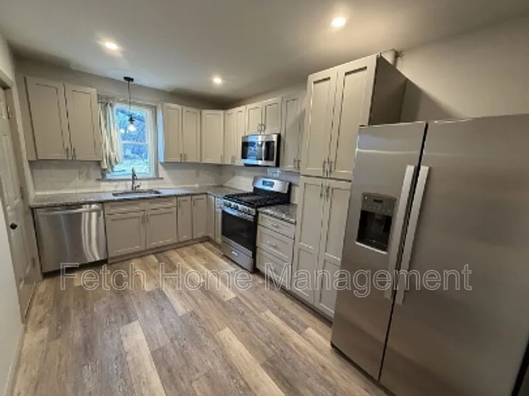 34 N Lee St — Photo 10