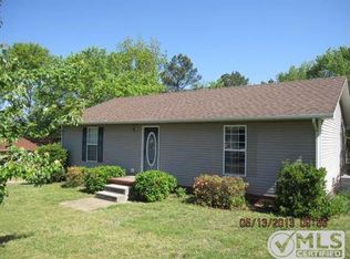 1104 Fall River Rd, Lawrenceburg, TN 38464