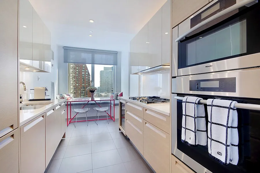 255 East 74th Street — Photo 2