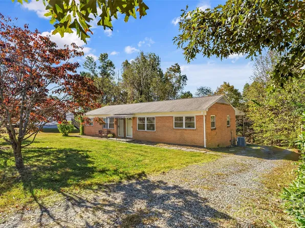 202/204 Barbour Dr, Morganton, NC 28655