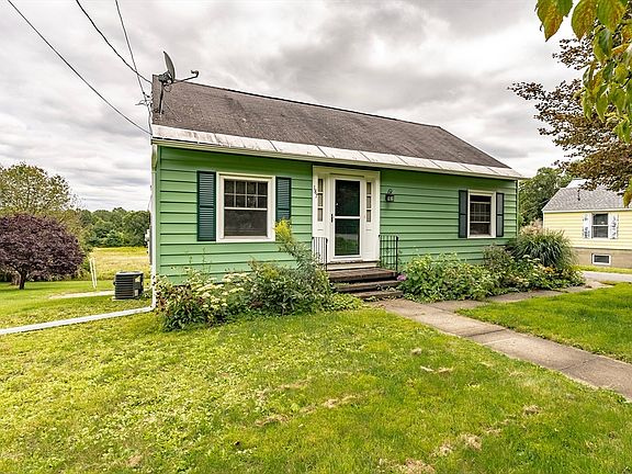 2nd image of 187 Leyden Rd
