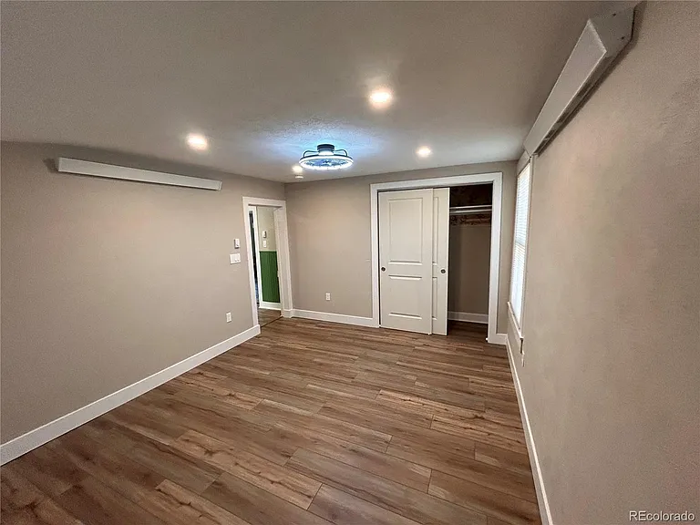 906 Main St — Photo 8