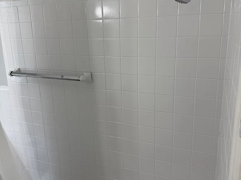 Bathtub/shower