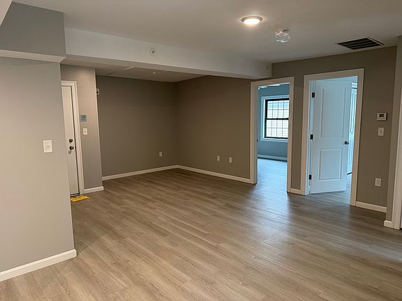 5th image of 10 Leyden St #3