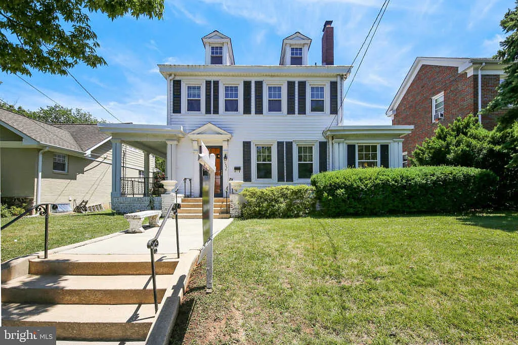 7409 Alaska Ave NW photo 1