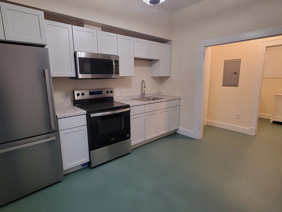 1st image of 233 N Front St #11495267