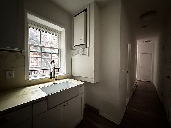 3rd image of 196 Clinton Ave #B3
