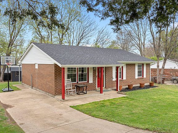 3rd image of 2321 Redbud Ln