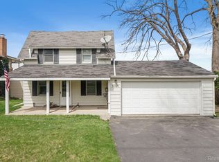 10120 Elizabeth Lake Rd, White Lake, MI 48386