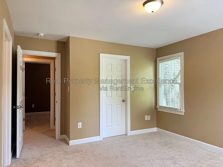 616 Lake Artesia Ln — Photo 47