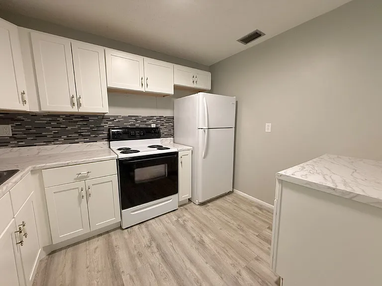 3451 Seven Springs Blvd — Photo 13