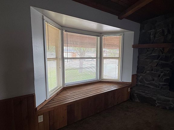 5th image of 204 Circle C Ave