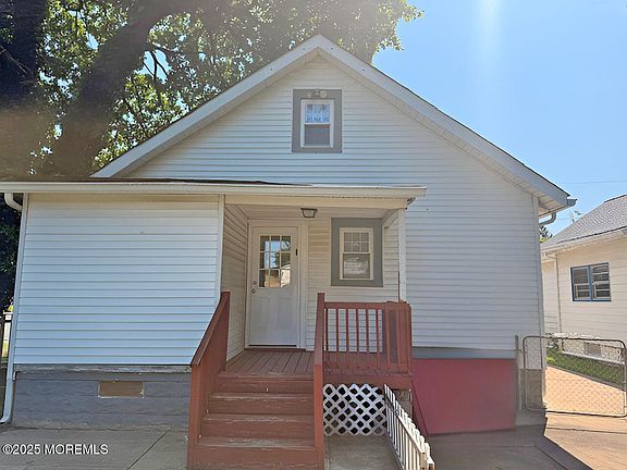 3rd image of 5 Reid Street