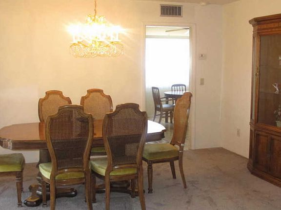4th image of 2122 N Tanglewood Pl