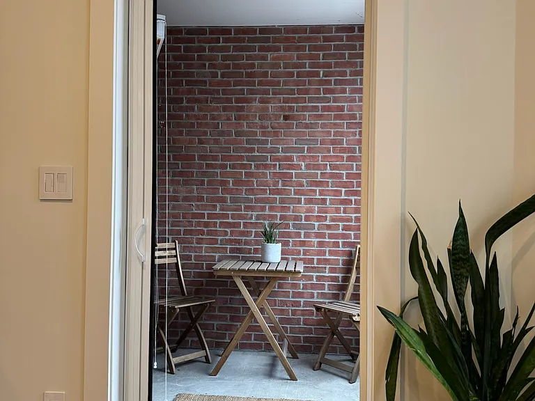 40 College St #207 — Photo 13