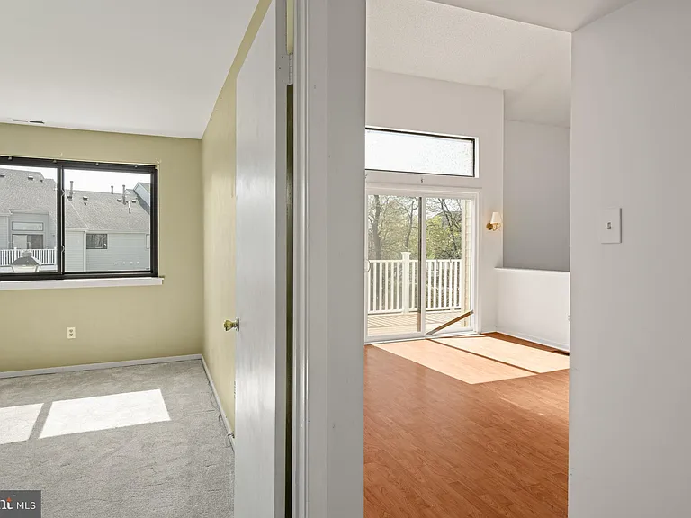 2204 Sandra Rd — Photo 29