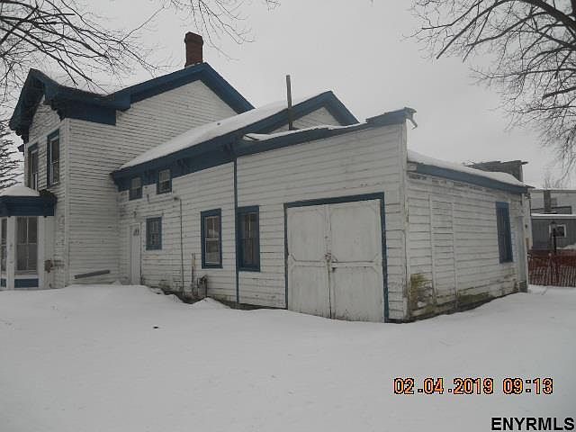 2nd image of 262 Broadway