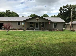 205 5th St, Big Sandy, TN 38221
