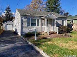 268 Falcon Ave, Patchogue, NY 11772