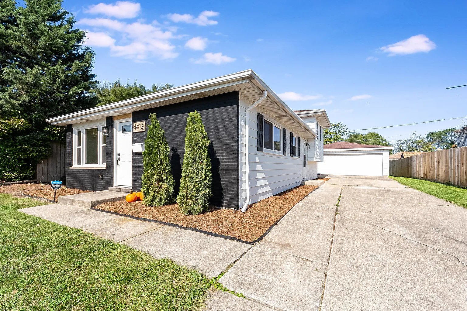 4412 Lisa Ln photo 1