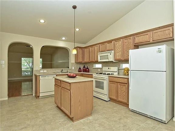 2nd image of 1019 Peyton Pl