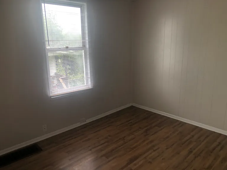 1614 Gladstone Ave SE — Photo 5
