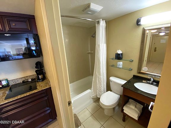 5th image of 600 N Atlantic Ave #905