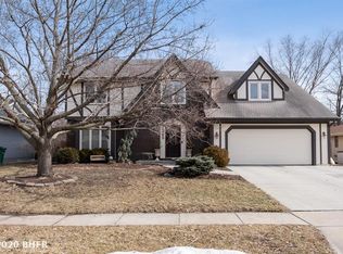 1395 NW 90th Ct, Clive, IA 50325