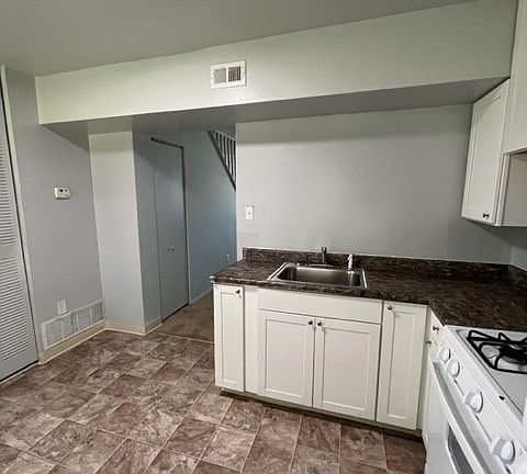 3rd image of 1705 Colorado Ave APT F