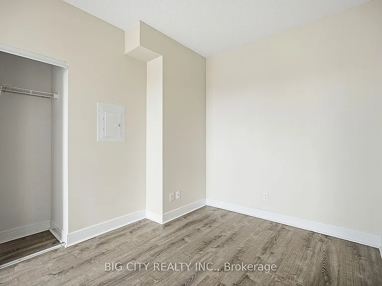 35 Brian Peck Cres #403 — Photo 27