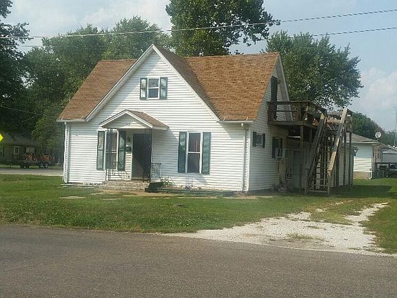 2nd image of 119 W Clay St