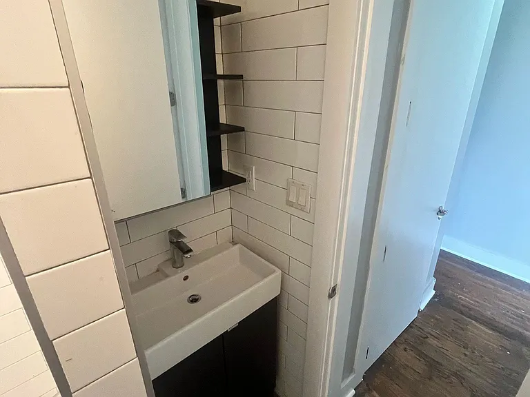 480 Concord Ave #4E — Photo 5