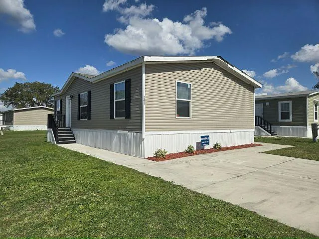 1400 Banana Rd #141