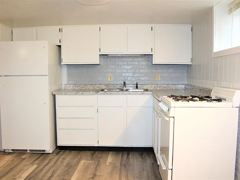 21 Inkster Ave #C — Photo 2